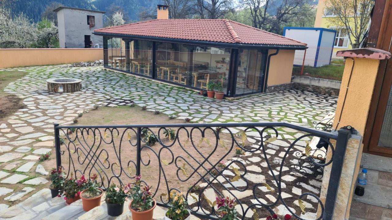 Guesthouse Nefertiti Smolyan Buitenkant foto