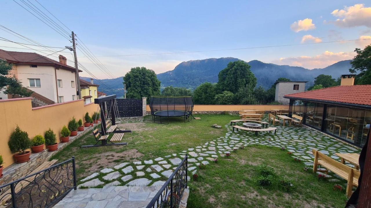 Guesthouse Nefertiti Smolyan Buitenkant foto